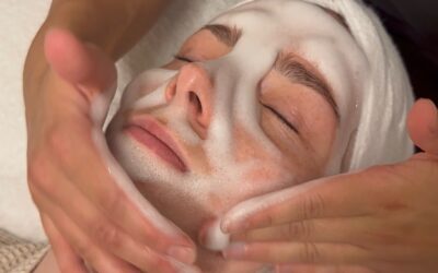 💧 Le soin Aquafacial chez Kaleis : une peau nette, hydratée et éclatante, sans agression